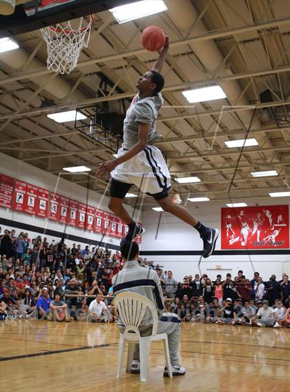 Thumbnail 3 in Iolani Classic Slam Dunk Contest  photogallery.