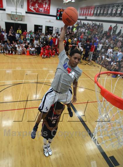 Thumbnail 3 in Iolani Classic Slam Dunk Contest  photogallery.