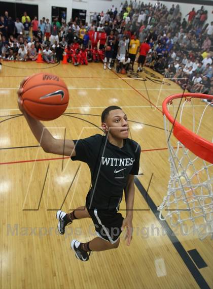 Thumbnail 3 in Iolani Classic Slam Dunk Contest  photogallery.