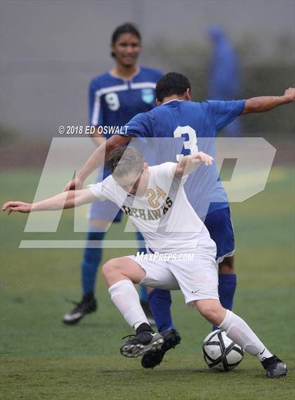 Thumbnail 3 in Head-Royce vs. Making Waves Academy (CIF NCS D2 Final) photogallery.