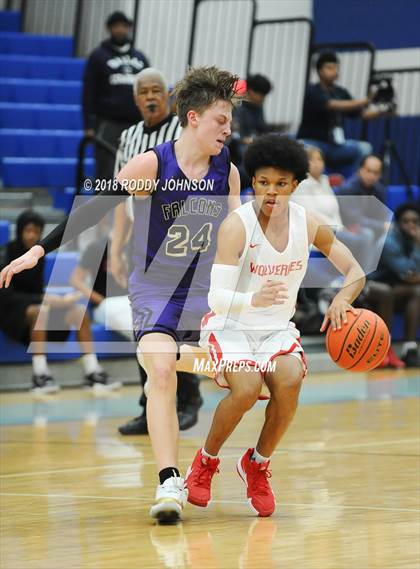 Thumbnail 2 in Clear Brook vs. Timber Creek (McDonald's Texas Invitational) photogallery.