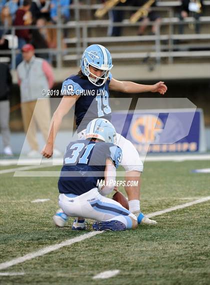 Thumbnail 2 in Serra vs. Corona del Mar (CIF State D1A Final) photogallery.