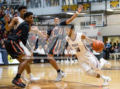 Thumbnail 2 in Belleville West vs. Webster Groves photogallery.