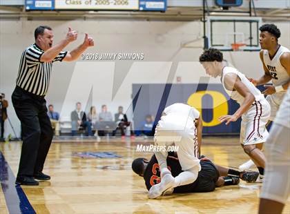 Thumbnail 3 in Belleville West vs. Webster Groves photogallery.