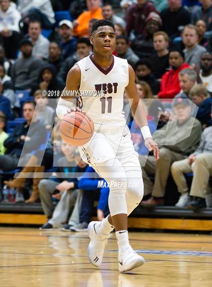 Thumbnail 1 in Belleville West vs. Webster Groves photogallery.