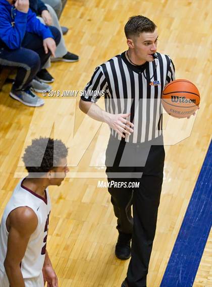 Thumbnail 2 in Belleville West vs. Webster Groves photogallery.