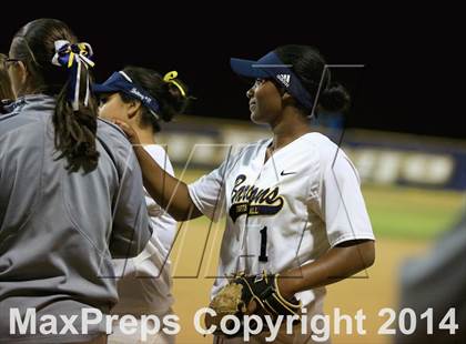 Thumbnail 2 in Carlsbad vs. Bonita Vista (CIF-SDS Open Division Final) photogallery.