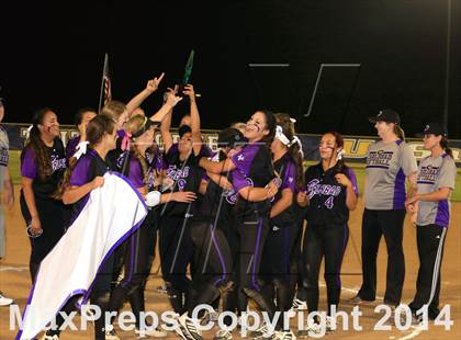 Thumbnail 2 in Carlsbad vs. Bonita Vista (CIF-SDS Open Division Final) photogallery.