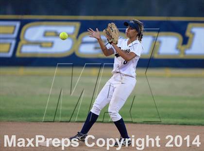 Thumbnail 3 in Carlsbad vs. Bonita Vista (CIF-SDS Open Division Final) photogallery.