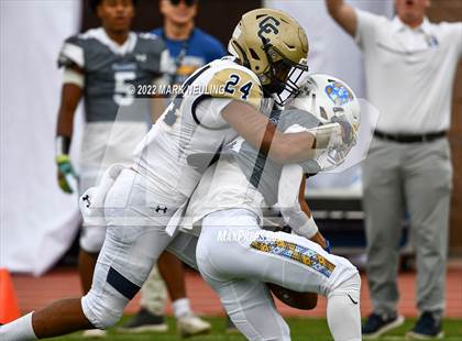 Thumbnail 2 in Central Catholic @ Serra photogallery.
