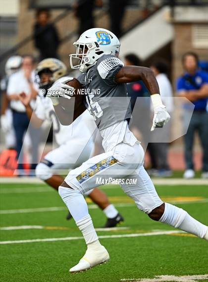 Thumbnail 3 in Central Catholic @ Serra photogallery.