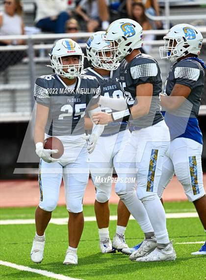 Thumbnail 2 in Central Catholic @ Serra photogallery.