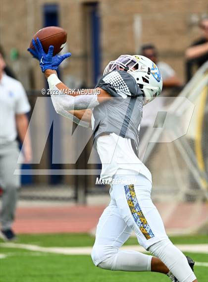 Thumbnail 3 in Central Catholic @ Serra photogallery.