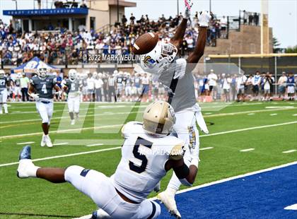 Thumbnail 3 in Central Catholic @ Serra photogallery.
