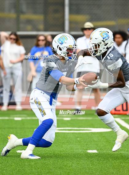 Thumbnail 2 in Central Catholic @ Serra photogallery.