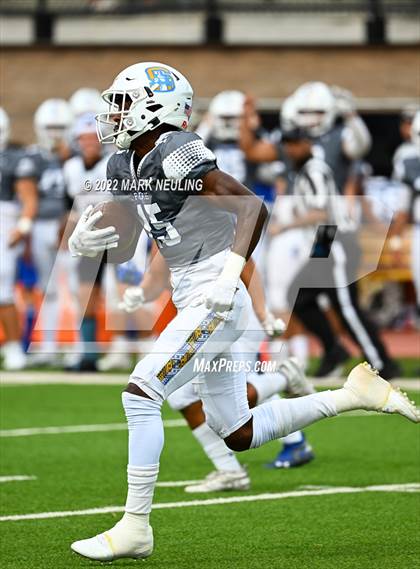 Thumbnail 3 in Central Catholic @ Serra photogallery.
