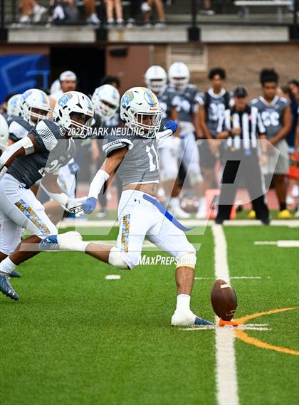 Thumbnail 3 in Central Catholic @ Serra photogallery.