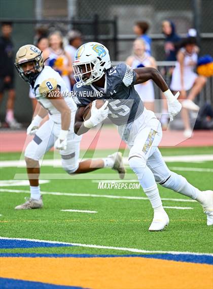 Thumbnail 3 in Central Catholic @ Serra photogallery.