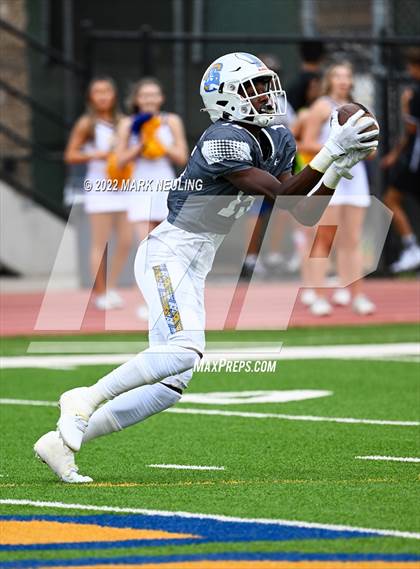 Thumbnail 3 in Central Catholic @ Serra photogallery.