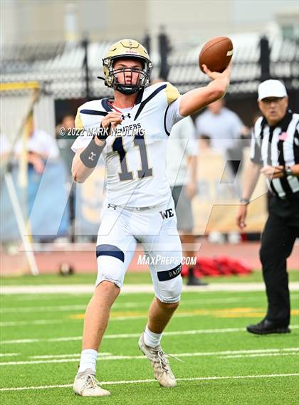 Thumbnail 2 in Central Catholic @ Serra photogallery.