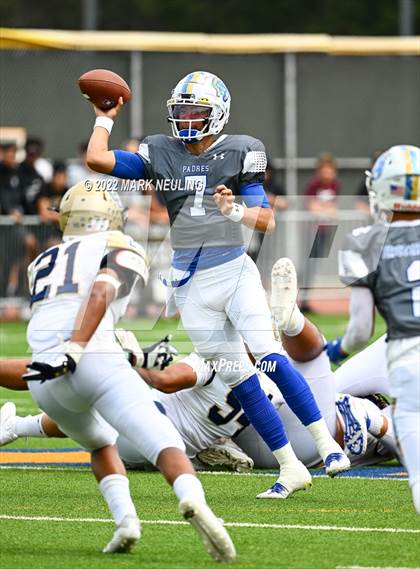 Thumbnail 3 in Central Catholic @ Serra photogallery.