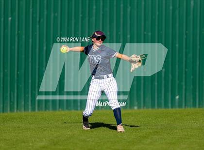 Thumbnail 3 in Minco vs Moore photogallery.