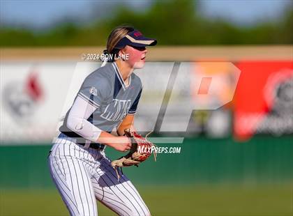 Thumbnail 1 in Minco vs Moore photogallery.