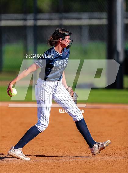 Thumbnail 2 in Minco vs Moore photogallery.