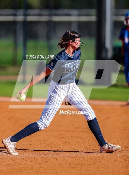 Thumbnail 3 in Minco vs Moore photogallery.