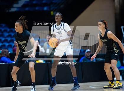 Thumbnail 1 in Fayette County vs Pace Academy (GHSA 4A  State Championship) photogallery.