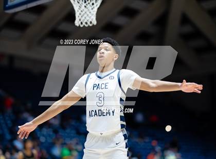 Thumbnail 1 in Fayette County vs Pace Academy (GHSA 4A  State Championship) photogallery.
