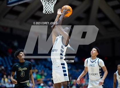 Thumbnail 2 in Fayette County vs Pace Academy (GHSA 4A  State Championship) photogallery.