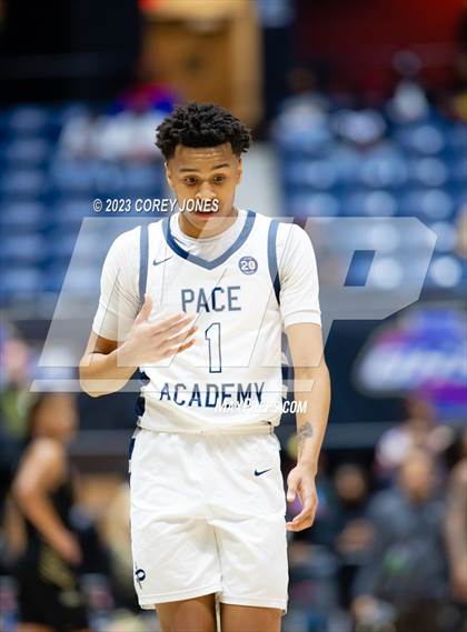 Thumbnail 2 in Fayette County vs Pace Academy (GHSA 4A  State Championship) photogallery.
