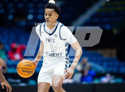 Thumbnail 2 in Fayette County vs Pace Academy (GHSA 4A  State Championship) photogallery.