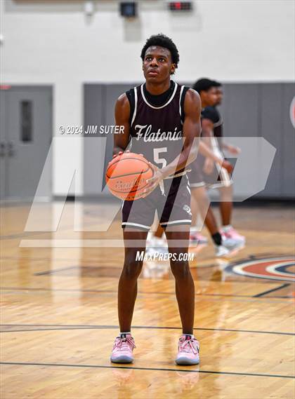 Thumbnail 3 in Holland vs Flatonia (UIL 2A Region IV Bi-District) photogallery.