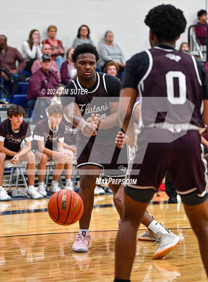 Thumbnail 2 in Holland vs Flatonia (UIL 2A Region IV Bi-District) photogallery.