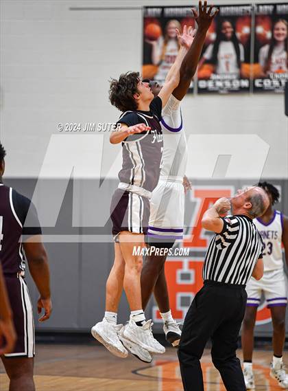 Thumbnail 3 in Holland vs Flatonia (UIL 2A Region IV Bi-District) photogallery.