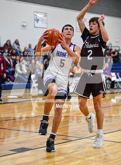 Thumbnail 3 in Holland vs Flatonia (UIL 2A Region IV Bi-District) photogallery.