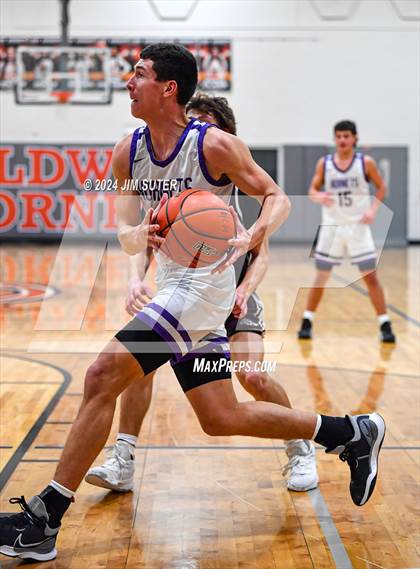 Thumbnail 1 in Holland vs Flatonia (UIL 2A Region IV Bi-District) photogallery.