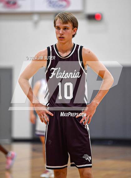 Thumbnail 1 in Holland vs Flatonia (UIL 2A Region IV Bi-District) photogallery.