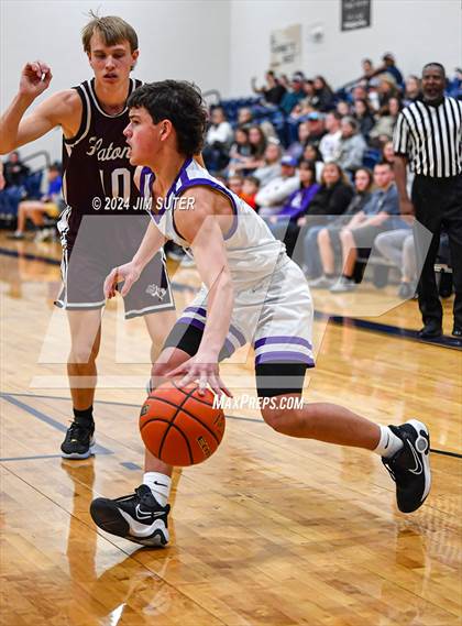 Thumbnail 3 in Holland vs Flatonia (UIL 2A Region IV Bi-District) photogallery.