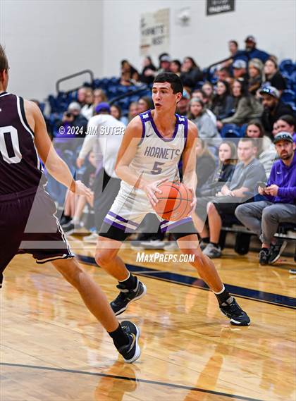 Thumbnail 3 in Holland vs Flatonia (UIL 2A Region IV Bi-District) photogallery.