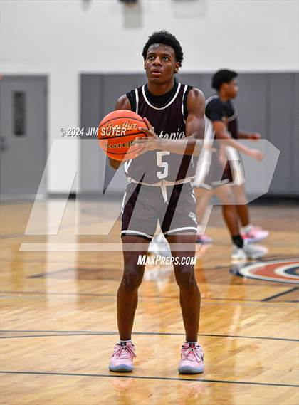 Thumbnail 1 in Holland vs Flatonia (UIL 2A Region IV Bi-District) photogallery.