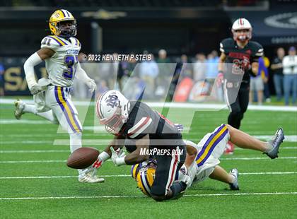Thumbnail 1 in Lutcher @ North DeSoto (LHSAA Div II Non-Select Final) photogallery.