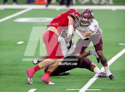 Thumbnail 3 in Hallettsville vs. Jim Ned (UIL 3A Division 1 State Final) photogallery.