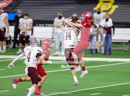 Thumbnail 3 in Hallettsville vs. Jim Ned (UIL 3A Division 1 State Final) photogallery.