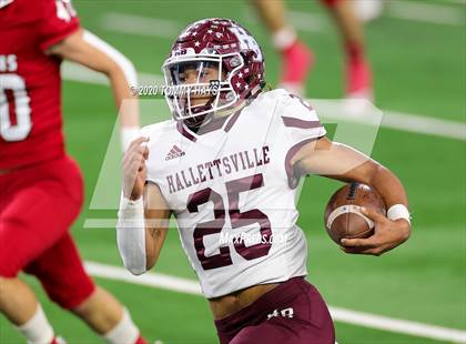 Thumbnail 1 in Hallettsville vs. Jim Ned (UIL 3A Division 1 State Final) photogallery.