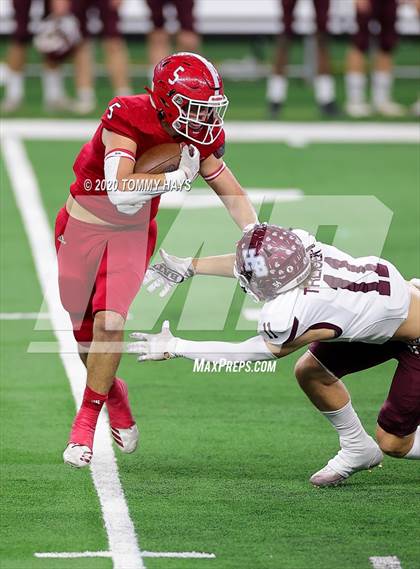 Thumbnail 3 in Hallettsville vs. Jim Ned (UIL 3A Division 1 State Final) photogallery.