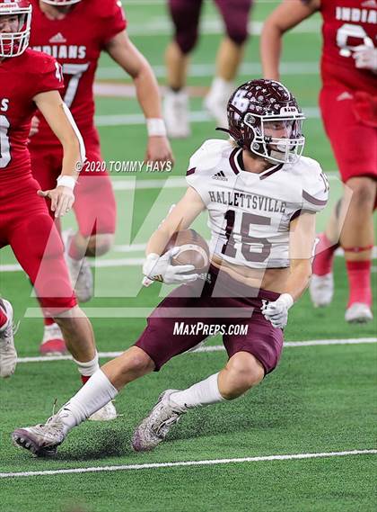 Thumbnail 1 in Hallettsville vs. Jim Ned (UIL 3A Division 1 State Final) photogallery.