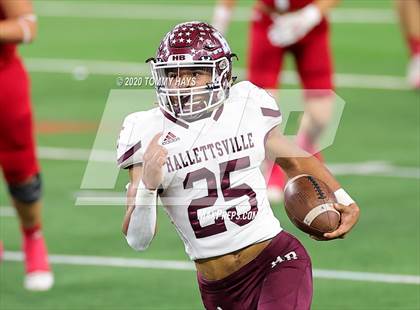 Thumbnail 2 in Hallettsville vs. Jim Ned (UIL 3A Division 1 State Final) photogallery.